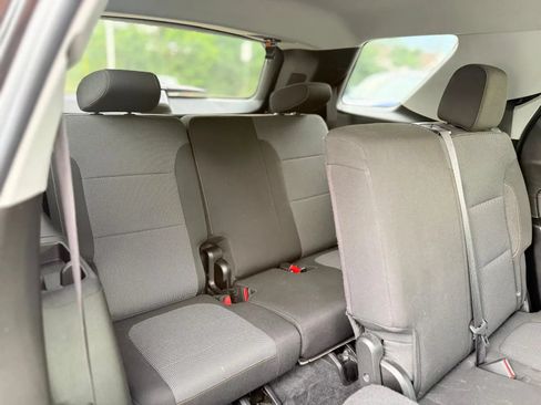 Used 2019 Chevrolet Traverse LS FWD image 25