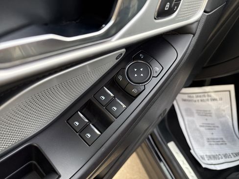 Used 2020 Ford Explorer Platinum w/ Premium Technology Package image 15