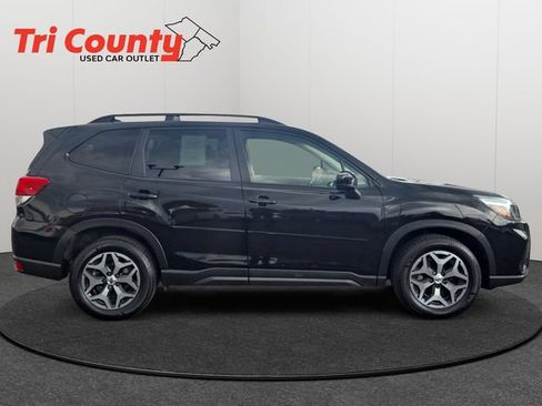 Used 2020 Subaru Forester Premium AWD/4WD image 9