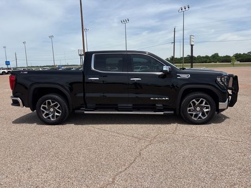 Used 2025 GMC Sierra 1500 SLT AWD/4WD image 7