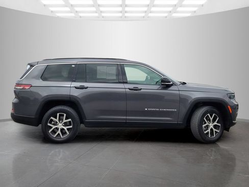 Used 2024 Jeep Grand Cherokee L Limited w/ Luxury Tech Group II AWD/4WD image 3
