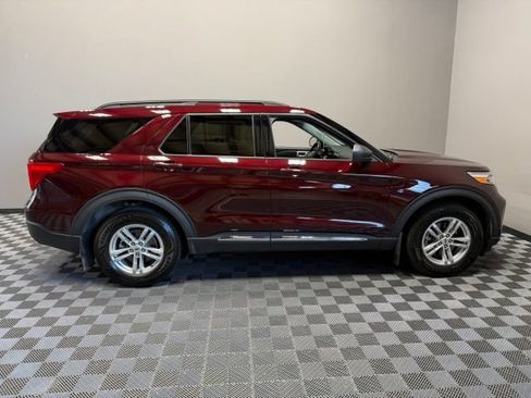 Used 2022 Ford Explorer XLT w/ Equipment Group 202A AWD/4WD image 7