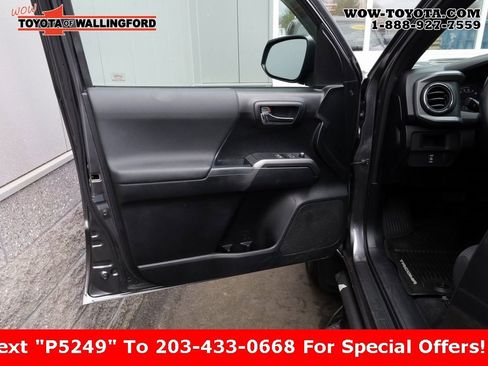 Certified 2017 Toyota Tacoma TRD Sport image 17