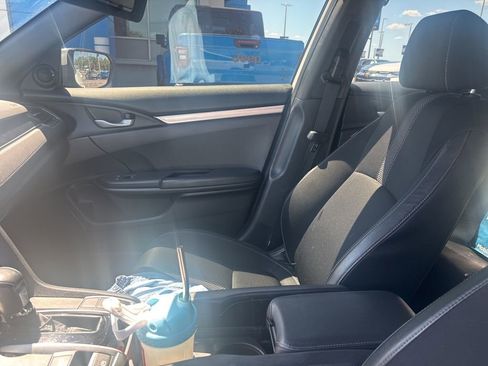 Used 2019 Honda Civic Sport image 14