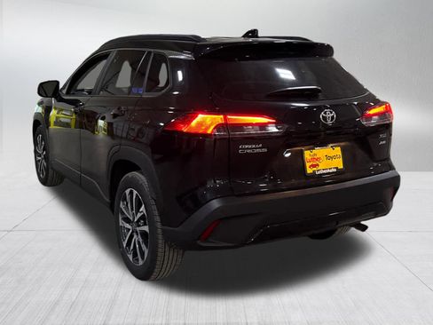 Used 2025 Toyota Corolla Cross XLE image 4