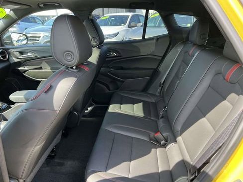 Certified 2024 Chevrolet Trax RS w/ Sunroof Package FWD image 11