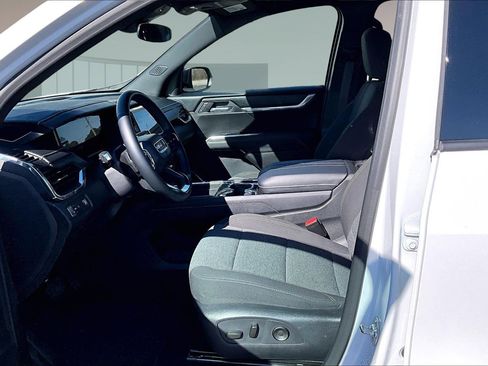 Used 2025 GMC Acadia Elevation image 21