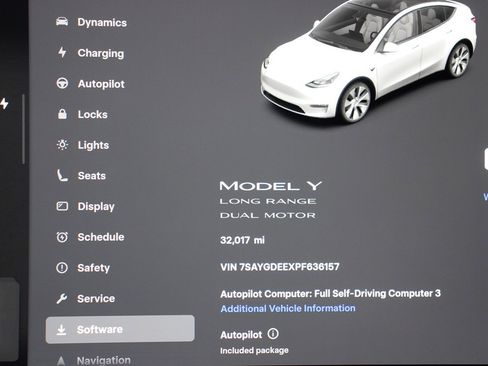 Used 2023 Tesla Model Y Long Range image 42
