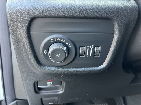 New 2025 Jeep Grand Cherokee Limited w/ Trailer Tow Package image 11