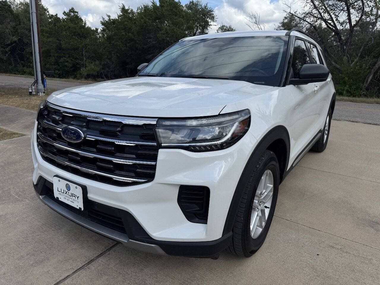 Used 2025 Ford Explorer Active RWD image 5
