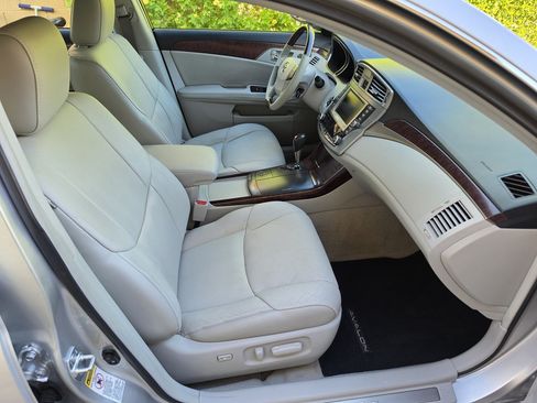 Used 2011 Toyota Avalon Limited FWD image 36