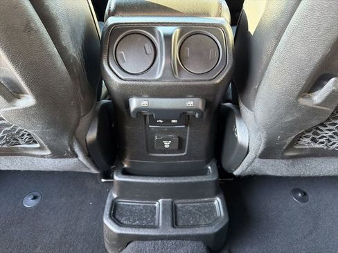 Used 2018 Jeep Wrangler Unlimited Rubicon image 26