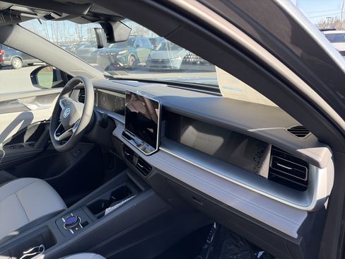 New 2026 Volkswagen Tiguan SE R-Line image 27