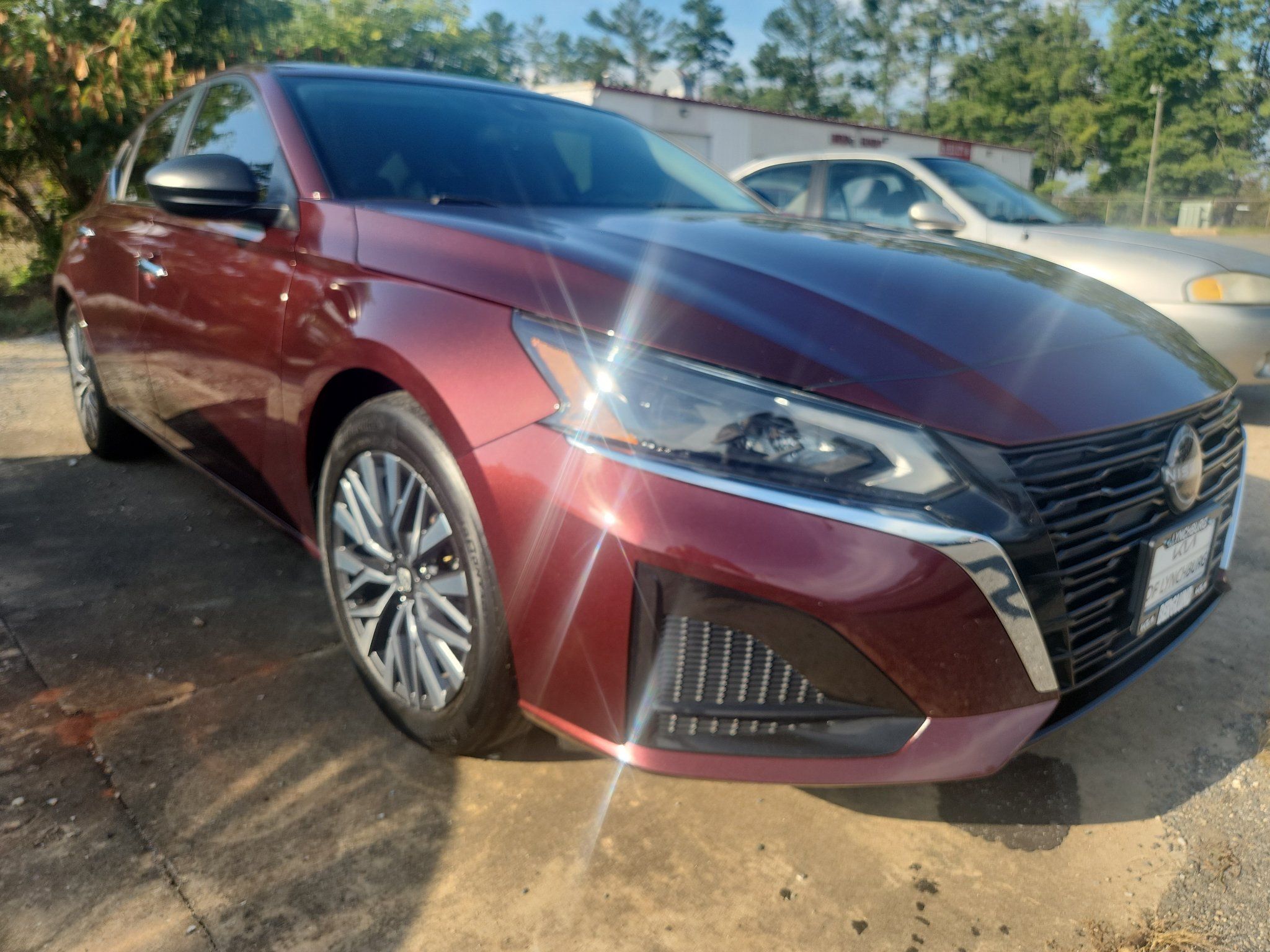 Used 2024 Nissan Altima 2.5 SV FWD image 4