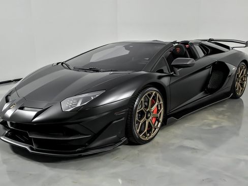 Used 2021 Lamborghini Aventador SVJ image 6