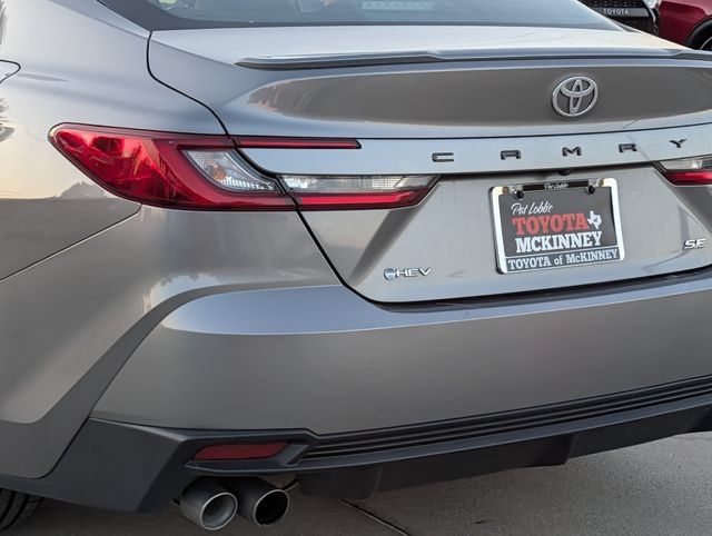 Used 2025 Toyota Camry SE FWD image 8