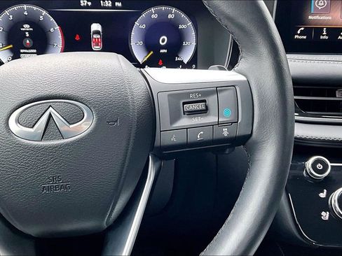 Used 2025 INFINITI QX60 Luxe w/ Vision Package image 19