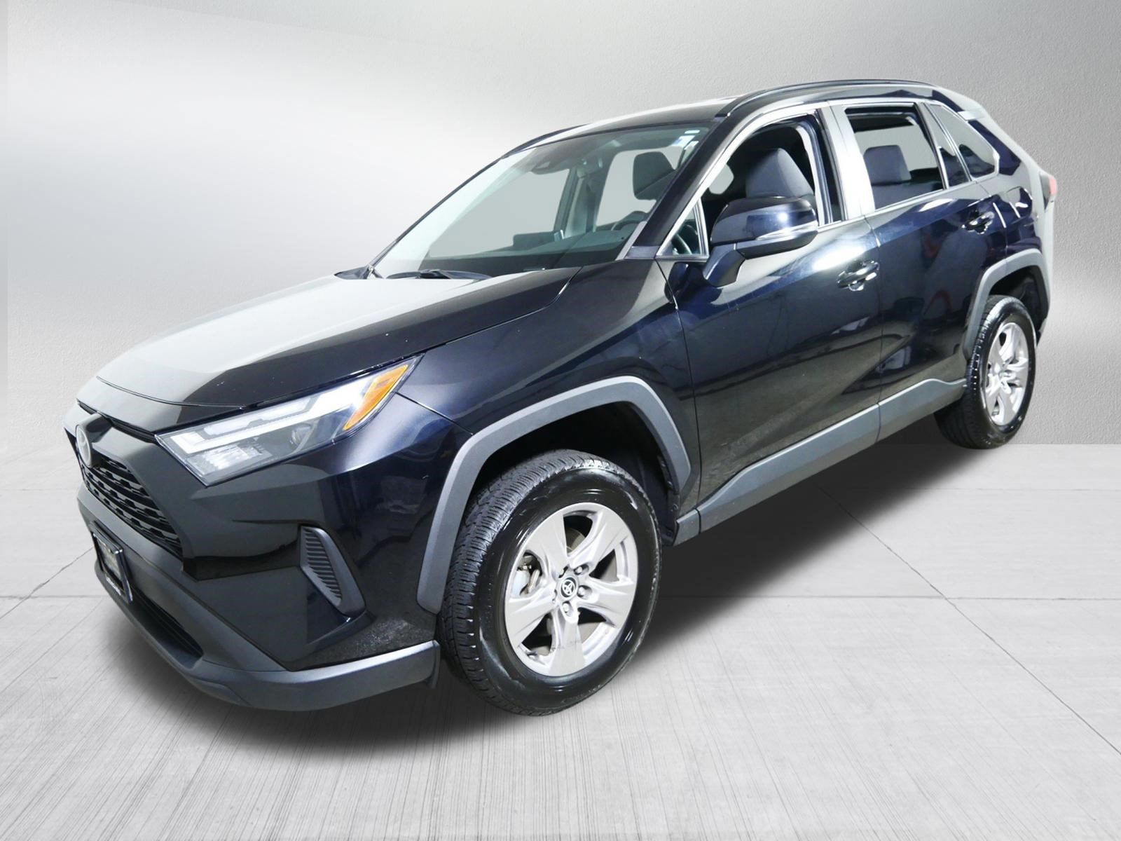 Used 2023 Toyota RAV4 XLE AWD/4WD image 3