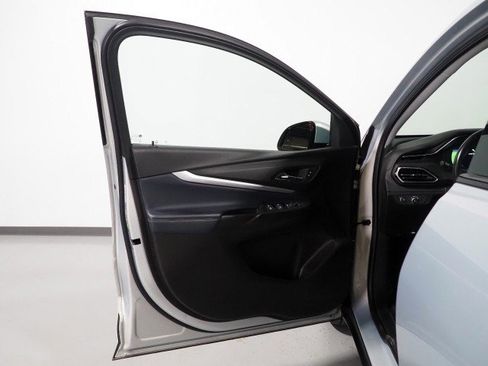 Used 2022 Chevrolet Bolt EUV LT w/ Convenience Package image 49