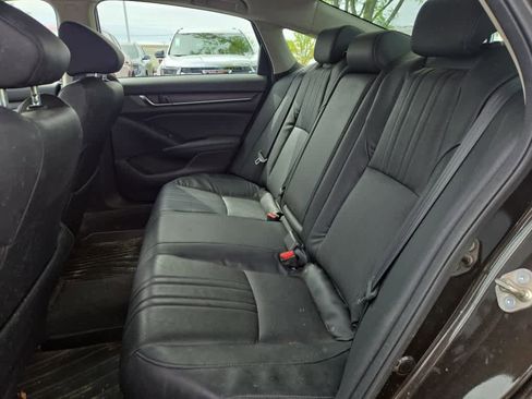 Used 2018 Honda Accord Touring image 15