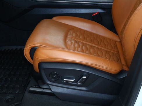 Used 2024 Audi RS Q8 4.0T w/ Black Optic Package image 16