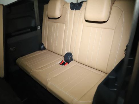 Certified 2023 Volkswagen Tiguan SE w/ Panoramic Sunroof Package image 15