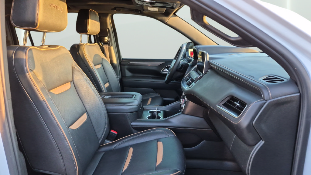 Used 2024 GMC Yukon XL AT4 w/ Technology Package AWD/4WD image 31