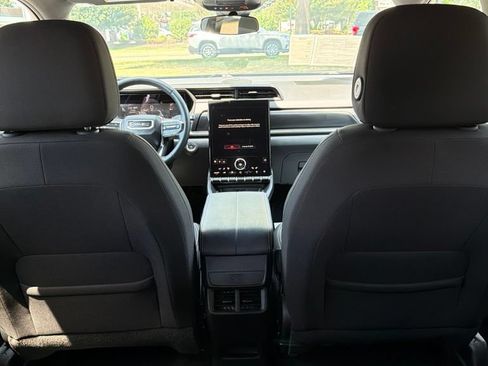 Used 2025 GMC Terrain Elevation AWD/4WD image 13