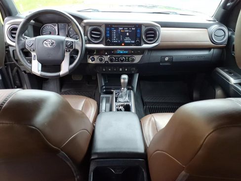 Used 2016 Toyota Tacoma Limited w/ Towing Package AWD/4WD image 32