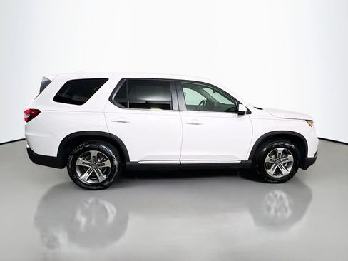 Used 2025 Honda Pilot EX-L image 10