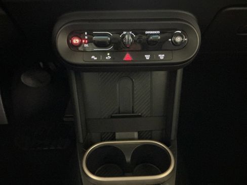 Certified 2025 MINI Cooper 2-Door Hardtop FWD image 11