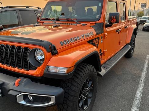 Used 2025 Jeep Gladiator Sport AWD/4WD image 10