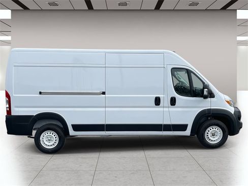 Used 2025 RAM ProMaster 2500 w/ Storage Group image 2