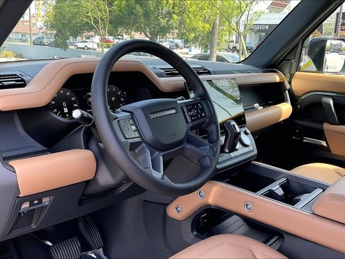 New 2026 Land Rover Defender 110 X-Dynamic SE AWD/4WD image 12