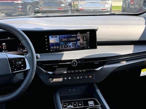 Certified 2025 Nissan Murano SV w/ Cargo Package AWD/4WD image 18