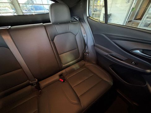 Used 2025 Buick Envista Sport Touring image 41