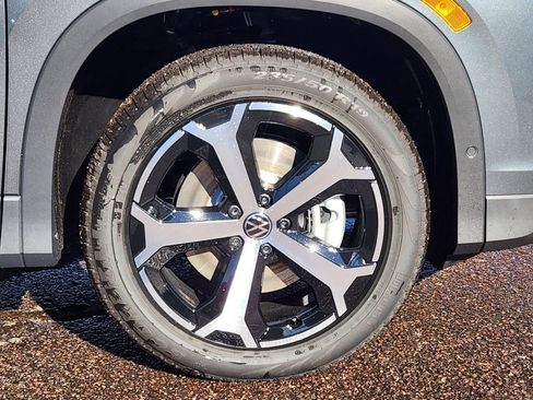 New 2026 Volkswagen Tiguan SE AWD/4WD image 30