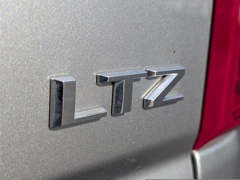 Used 2025 Chevrolet Silverado 3500 LTZ w/ LTZ Convenience Package image 44