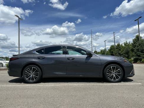 Used 2023 Lexus ES 350 w/ Premium Package FWD image 3