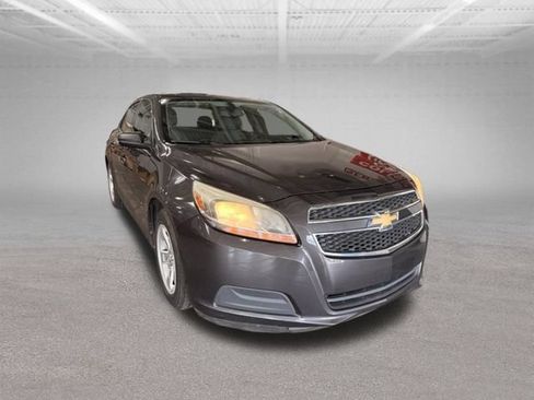 Used 2013 Chevrolet Malibu LS w/ Protection Package FWD image 3