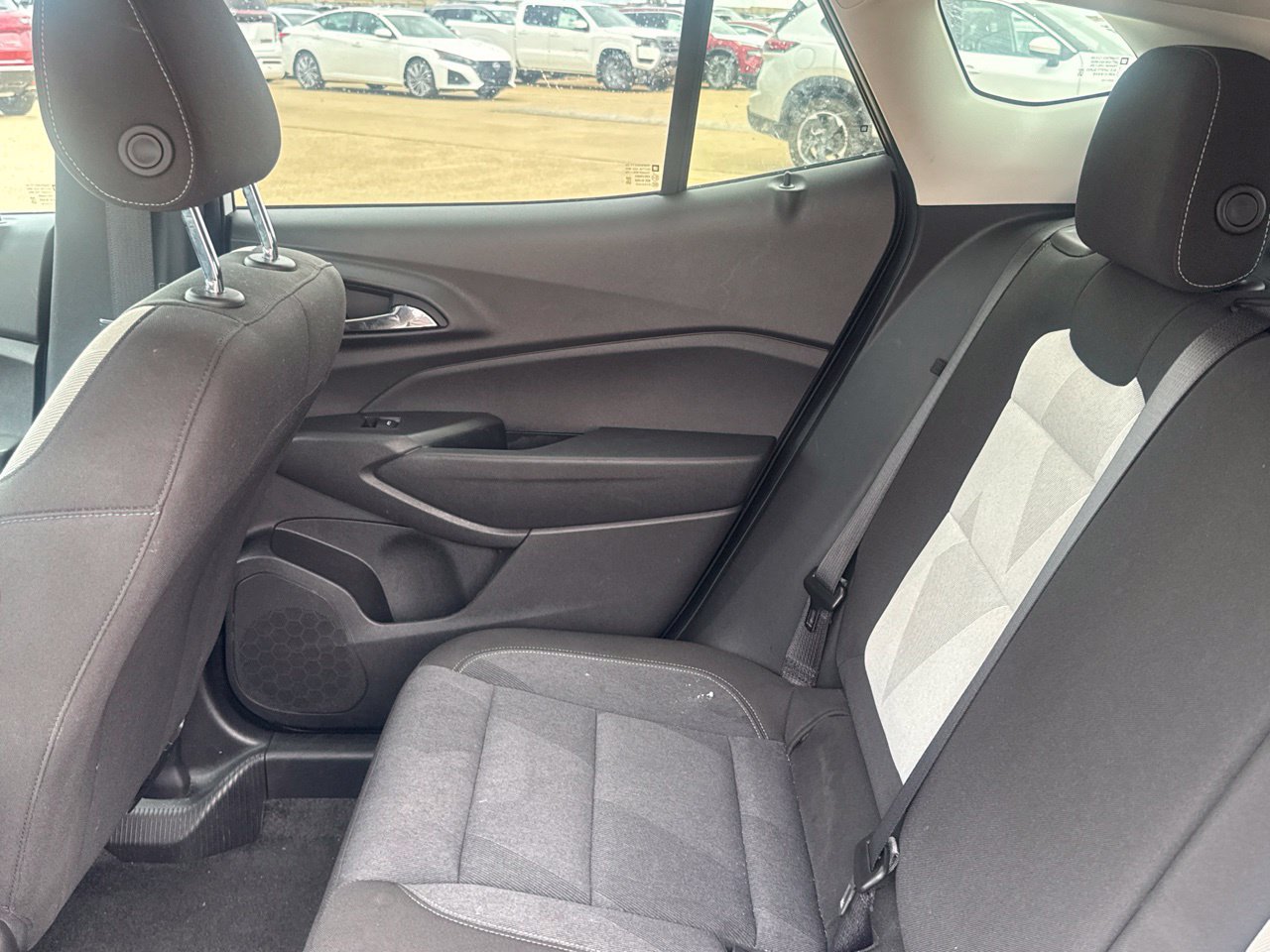 Used 2025 Chevrolet Trax LS FWD image 39