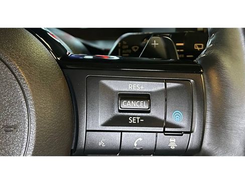 Used 2024 Nissan Pathfinder Platinum FWD image 28