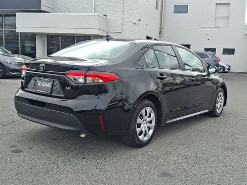 Used 2024 Toyota Corolla LE FWD image 5