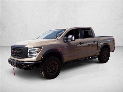 Used 2021 Nissan Titan PRO-4X w/ Pro-4x Convenience Package AWD/4WD image 6