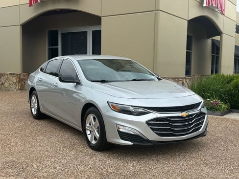 Used 2021 Chevrolet Malibu LS FWD image 6