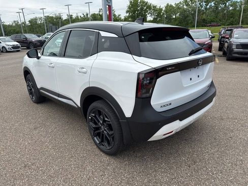 New 2026 Nissan Kicks SR w/ SR Premium Package AWD/4WD image 5