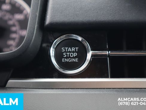 Used 2024 Mitsubishi Outlander SE image 35