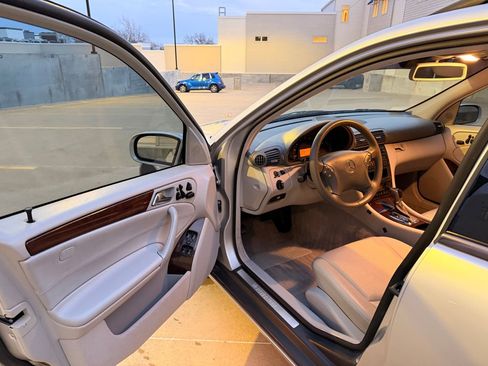 Used 2002 Mercedes-Benz C 320 Wagon image 11