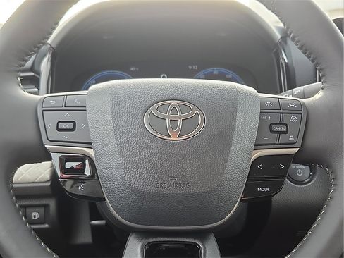 New 2026 Toyota Camry XLE image 25