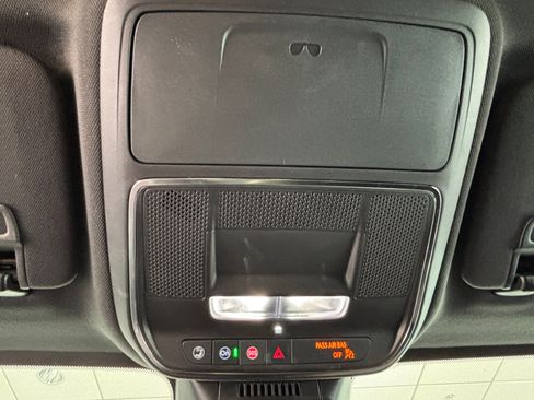 Used 2025 Chevrolet Equinox RS w/ Safety and Technology Package FWD image 17